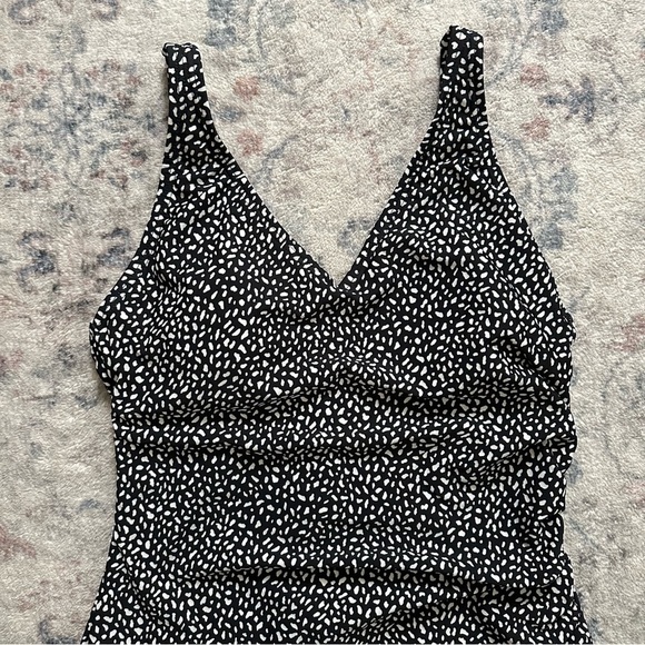 Speedo Black & White Pattern One Piece Swimsuit #4 - Picture 3 of 10